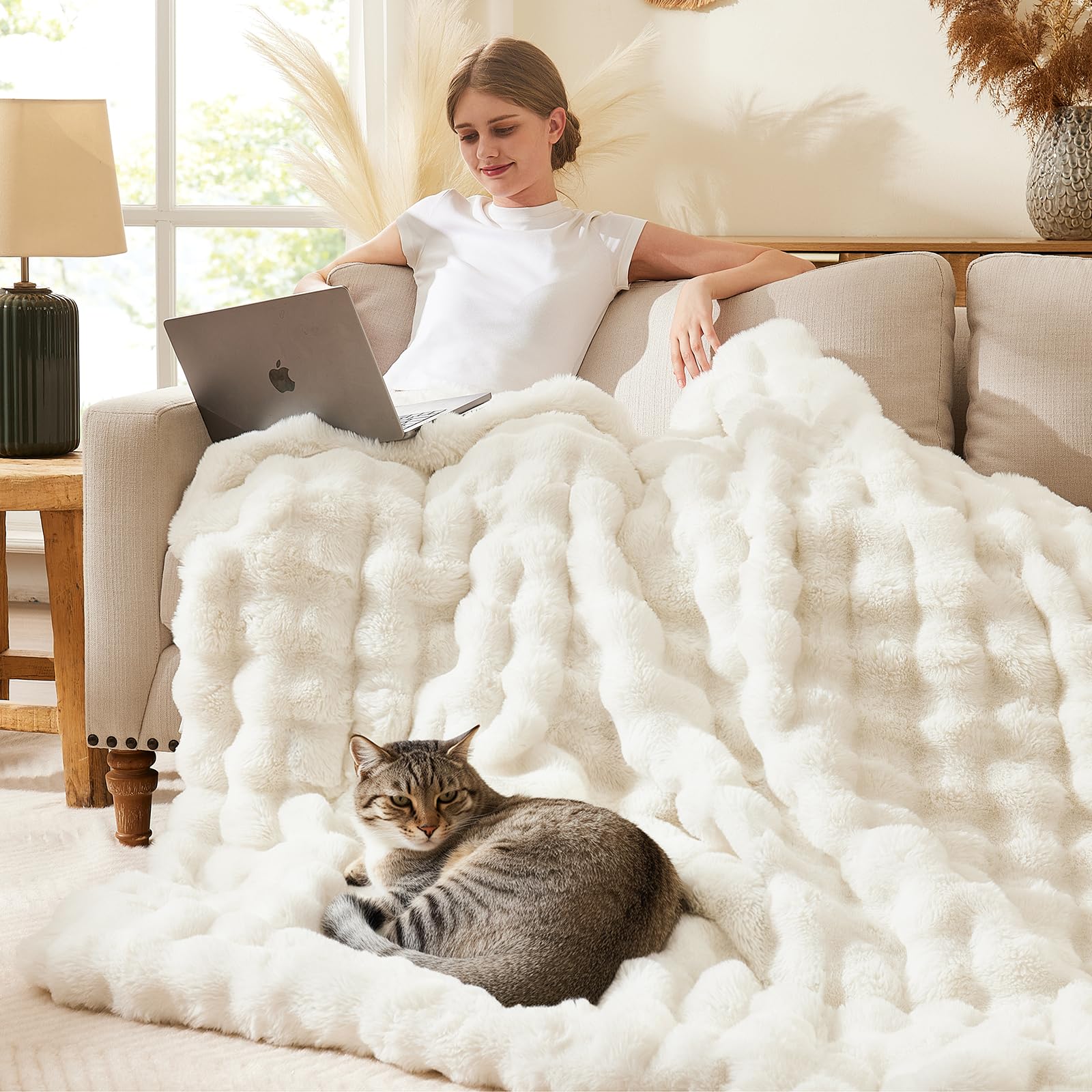 L'AGRATY Faux Rabbit Fur Blanket: 50" x 60" Luxury Soft Fluffy Thick Fur Throw Blanket for Couch Bed - Cozy Plush Bubble Blankets for Winter: Warm Flannel Fleece Decorative Blanket(Milk Tea Brown)