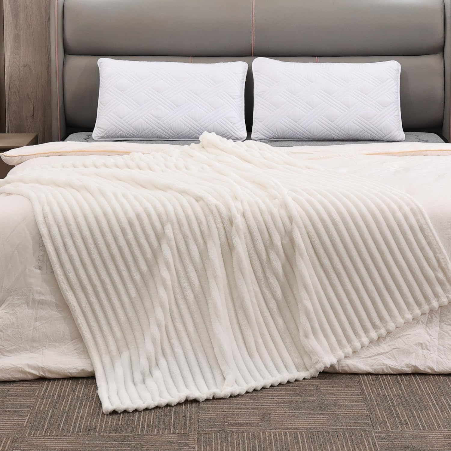 Fluffy Fuzzy White Fleece Striped Throw Blanket for Living Room Bedroom Couch 60X80 Soft Thick Throw Blanket Decorative Blanket Home Décor