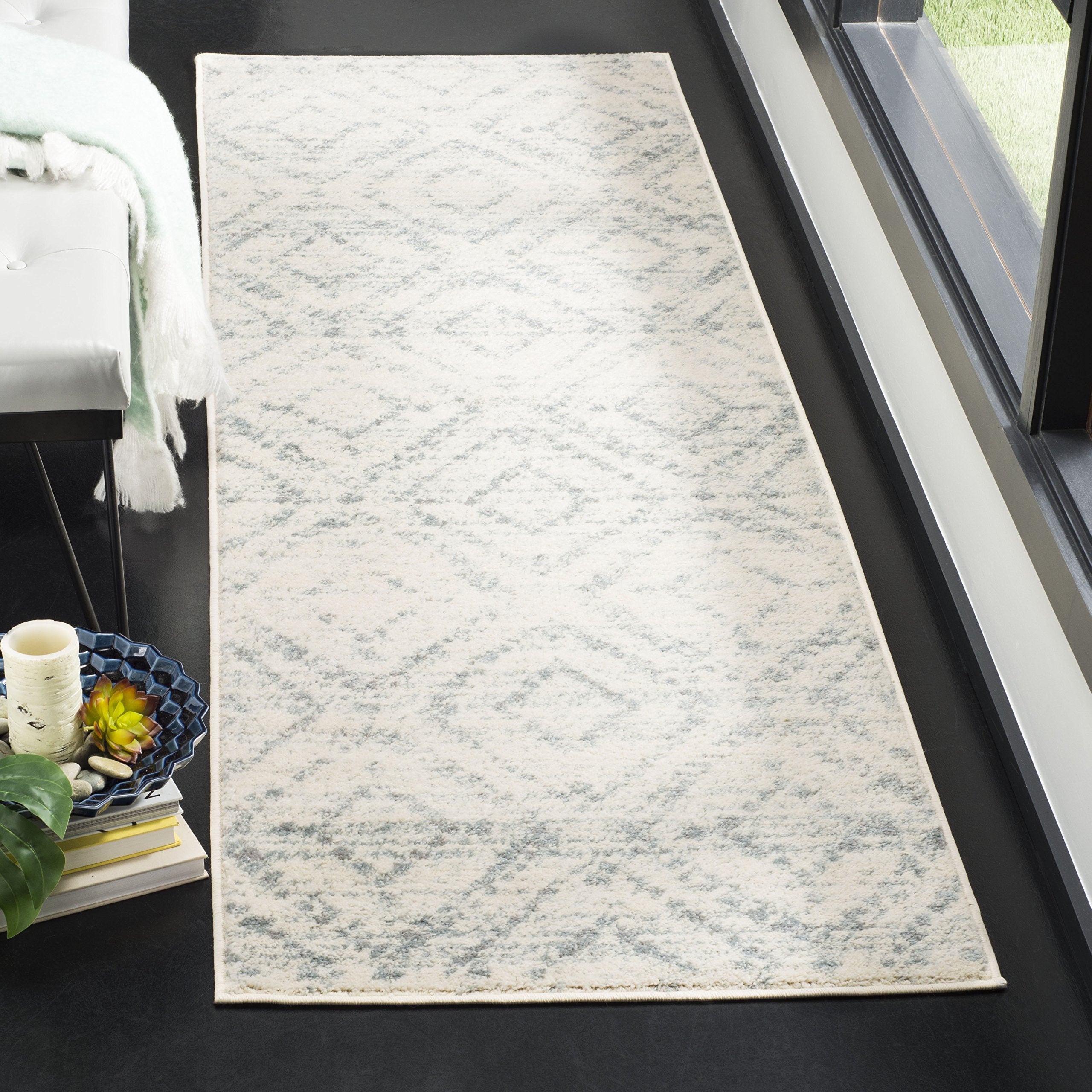 SAFAVIEH Area Rug 8x10 - Adirondack Collection - Large - Light Grey & Grey, Geometric Trellis Pattern, Non-Shedding & Easy Cleaning, Ideal for Living Room, Bedroom, Office, Dining Space (ADR131C)