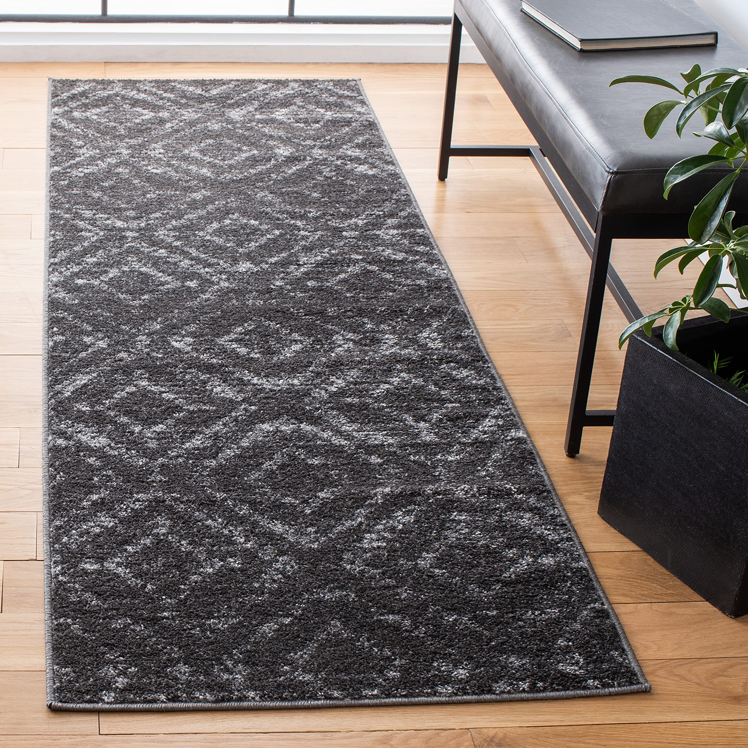 SAFAVIEH Area Rug 8x10 - Adirondack Collection - Large - Light Grey & Grey, Geometric Trellis Pattern, Non-Shedding & Easy Cleaning, Ideal for Living Room, Bedroom, Office, Dining Space (ADR131C)