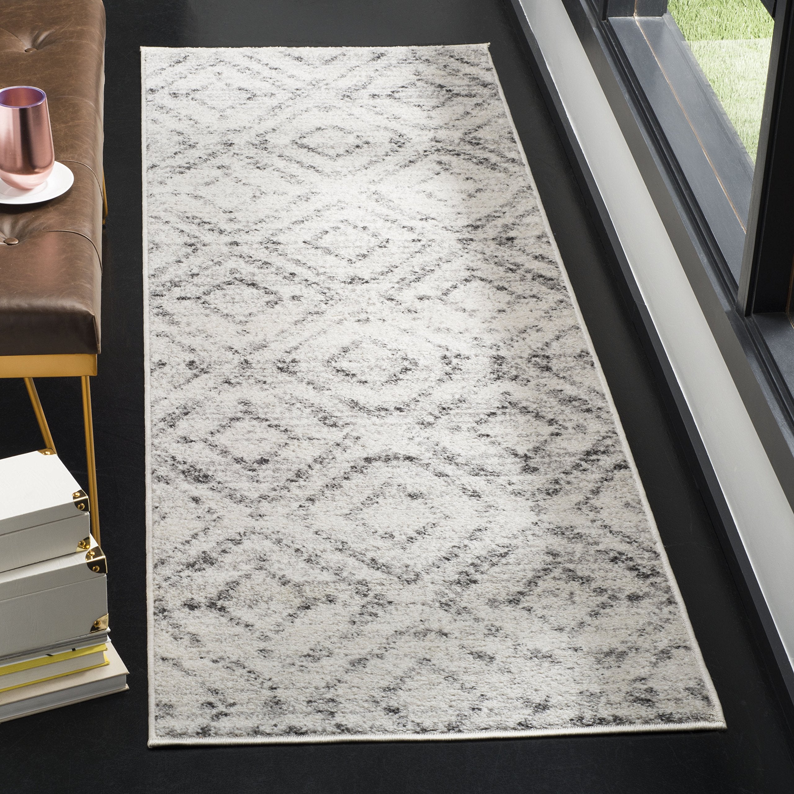 SAFAVIEH Area Rug 8x10 - Adirondack Collection - Large - Light Grey & Grey, Geometric Trellis Pattern, Non-Shedding & Easy Cleaning, Ideal for Living Room, Bedroom, Office, Dining Space (ADR131C)