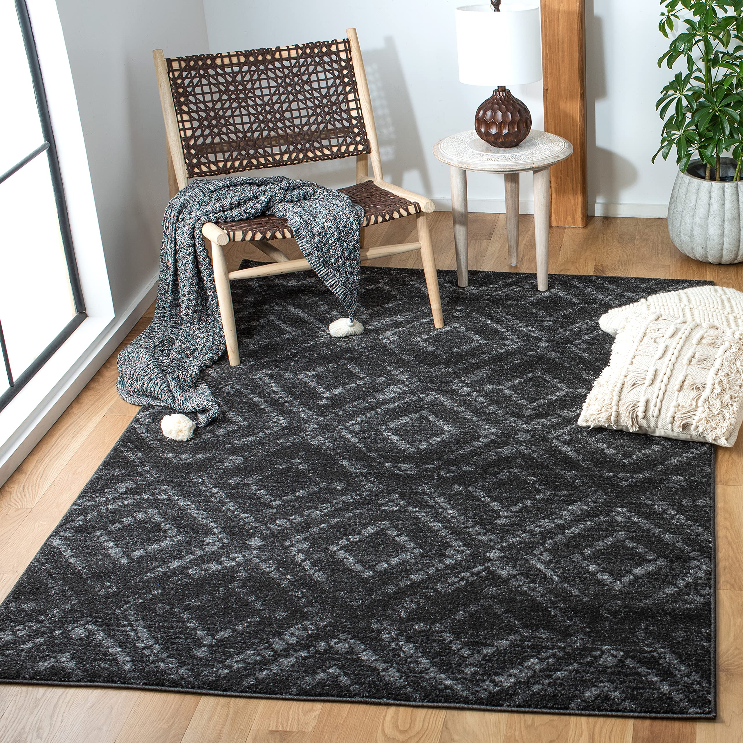 SAFAVIEH Area Rug 8x10 - Adirondack Collection - Large - Light Grey & Grey, Geometric Trellis Pattern, Non-Shedding & Easy Cleaning, Ideal for Living Room, Bedroom, Office, Dining Space (ADR131C)